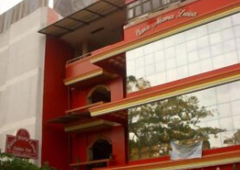 هتل Plaza Maria Luisa Suites Inn