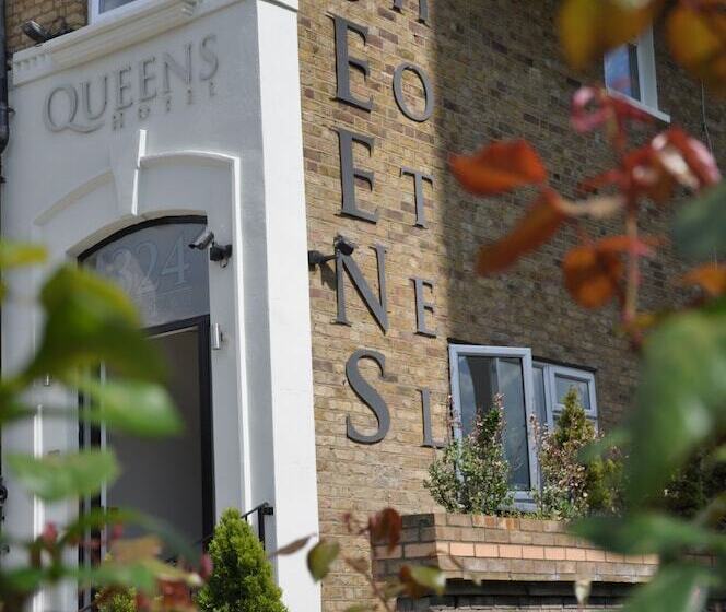Отель Queens