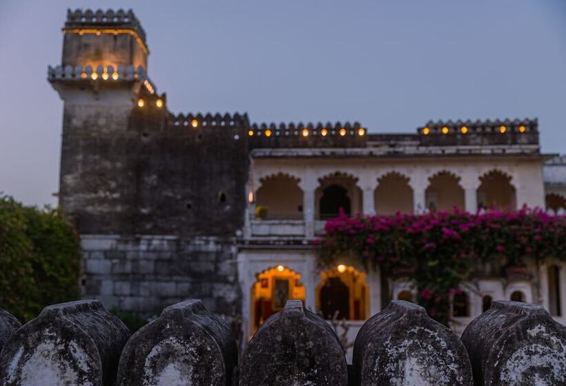 فندق Rawla Narlai