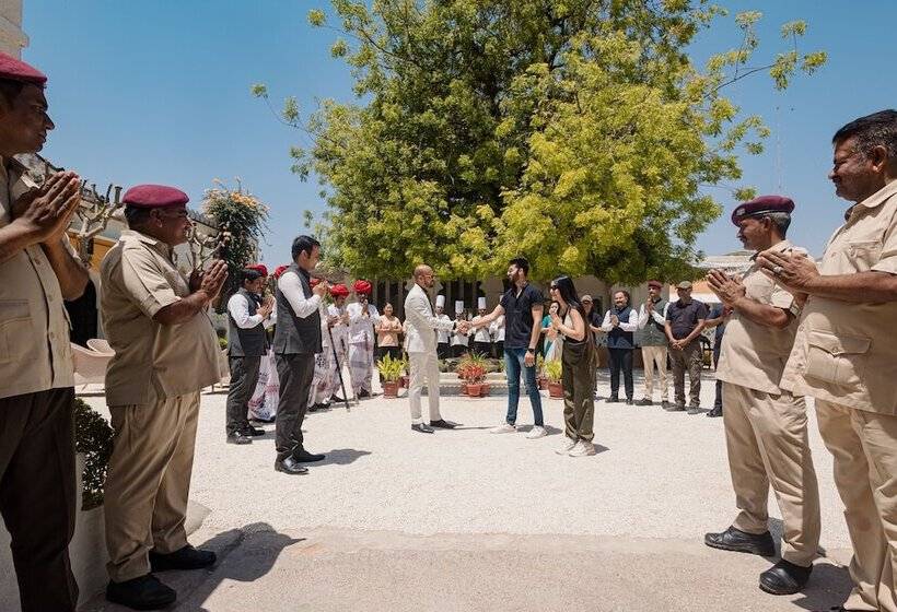 فندق Rawla Narlai