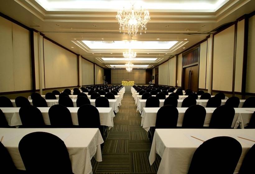 בית מלון כפרי Rayong City