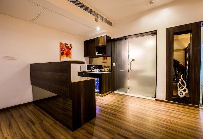 ホテル Regenta Central Harimangla