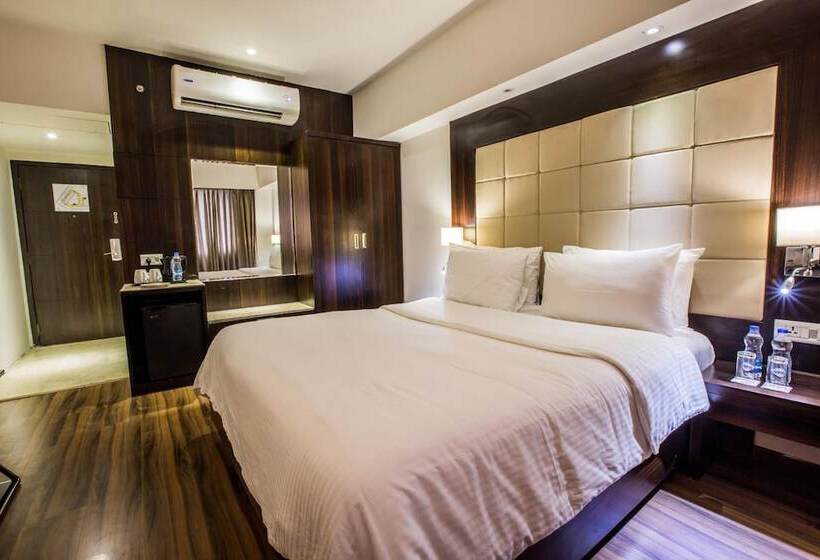 Отель Regenta Central Harimangla