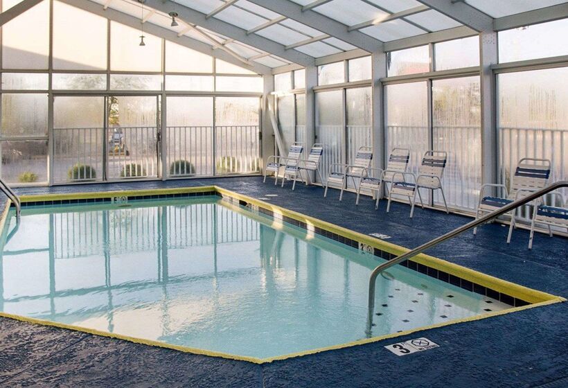 בית מלון כפרי Rodeway Inn Florence   Cincinnati South