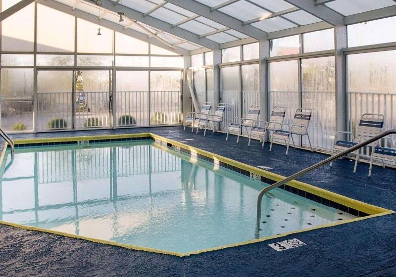 בית מלון כפרי Rodeway Inn Florence   Cincinnati South