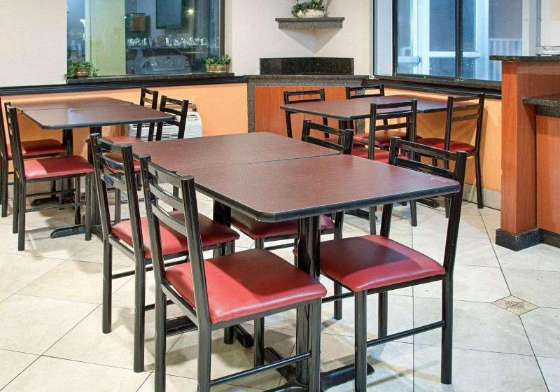 בית מלון כפרי Rodeway Inn Florence   Cincinnati South