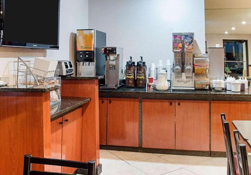 בית מלון כפרי Rodeway Inn Florence   Cincinnati South