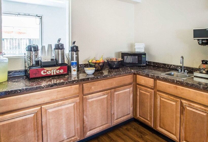 فندق Rodeway Inn Greeley