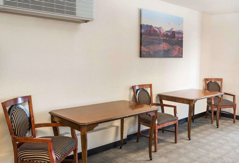 فندق Rodeway Inn Greeley