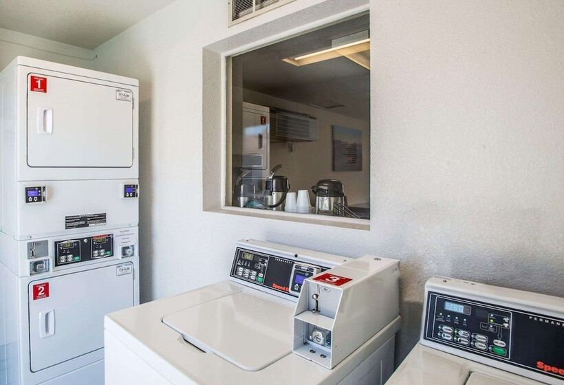 فندق Rodeway Inn Greeley