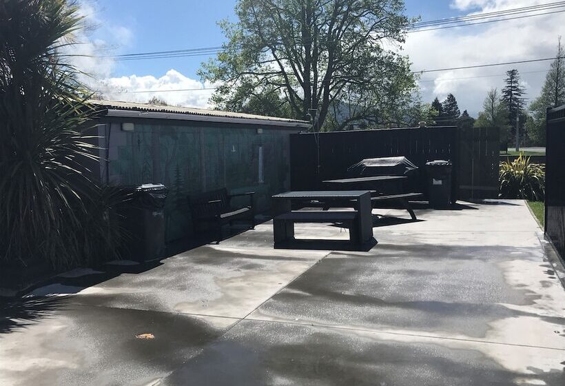Отель Rotorua Thermal Holiday Park