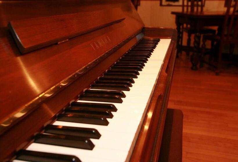 בית מלון כפרי Scotch Court