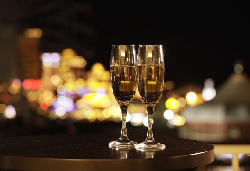 فندق Terrace Garden Mihama Resort