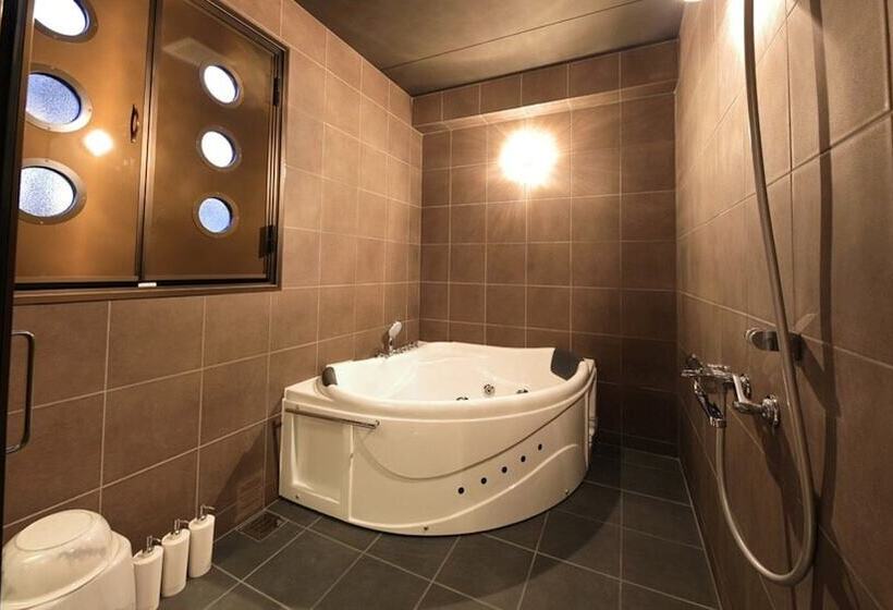 فندق Terrace Garden Mihama Resort