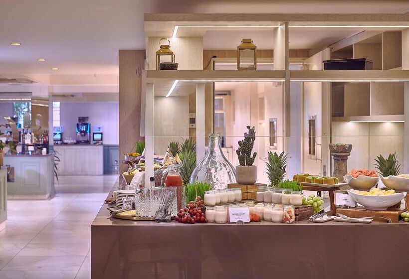 Отель The Level At Melia White House