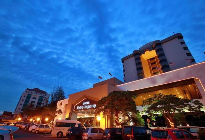 Отель The Putra Regency