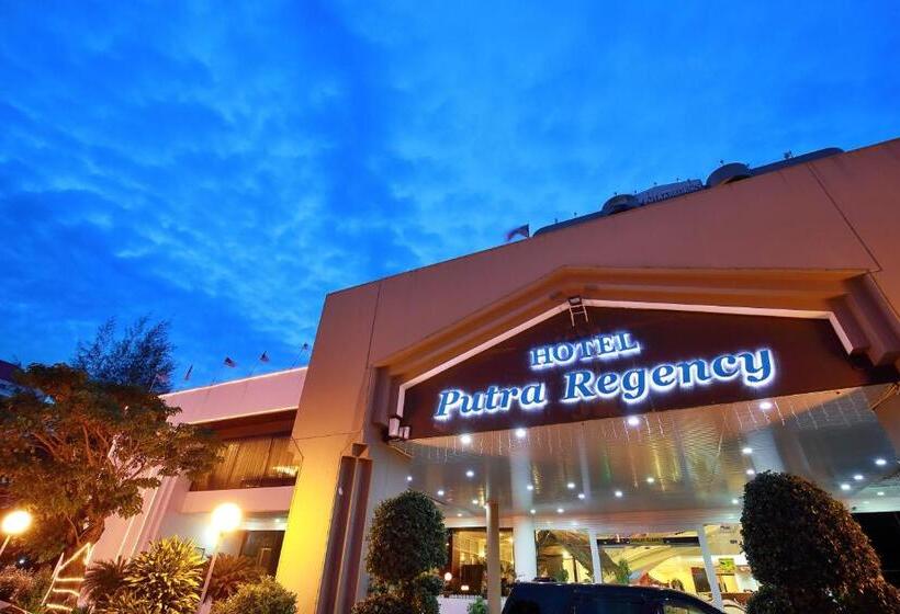 Отель The Putra Regency