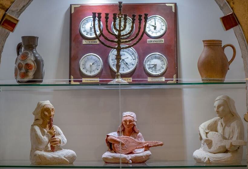 The Sephardic House Hotel In The Jewish Quarter