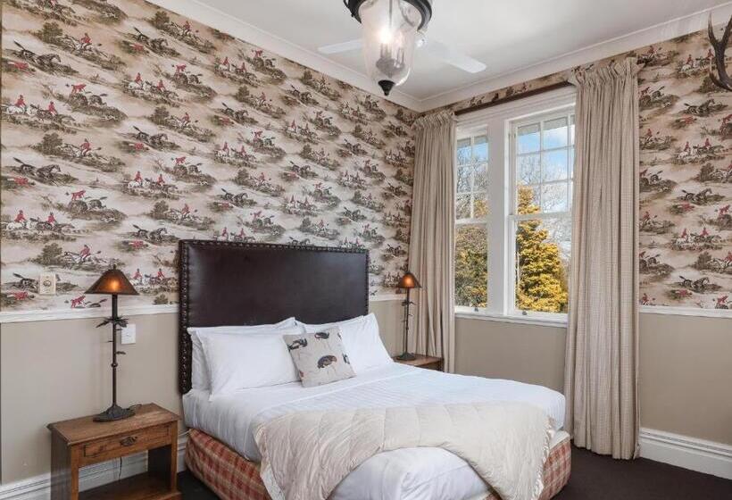 בית מלון כפרי The White Swan