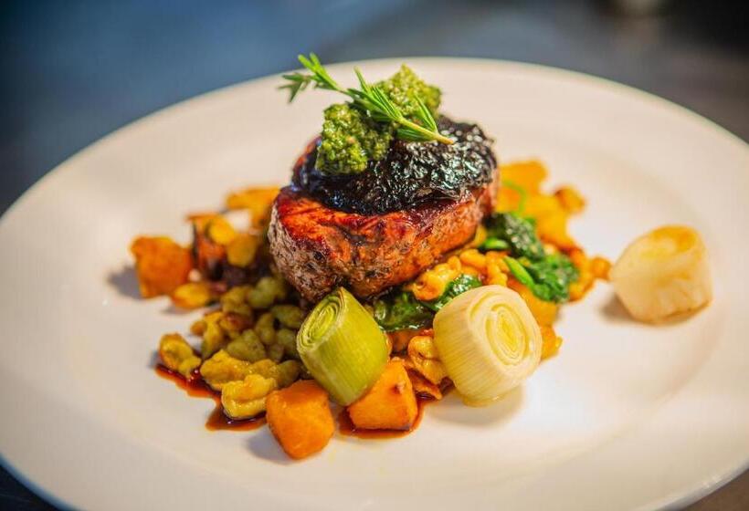 בית מלון כפרי The White Swan