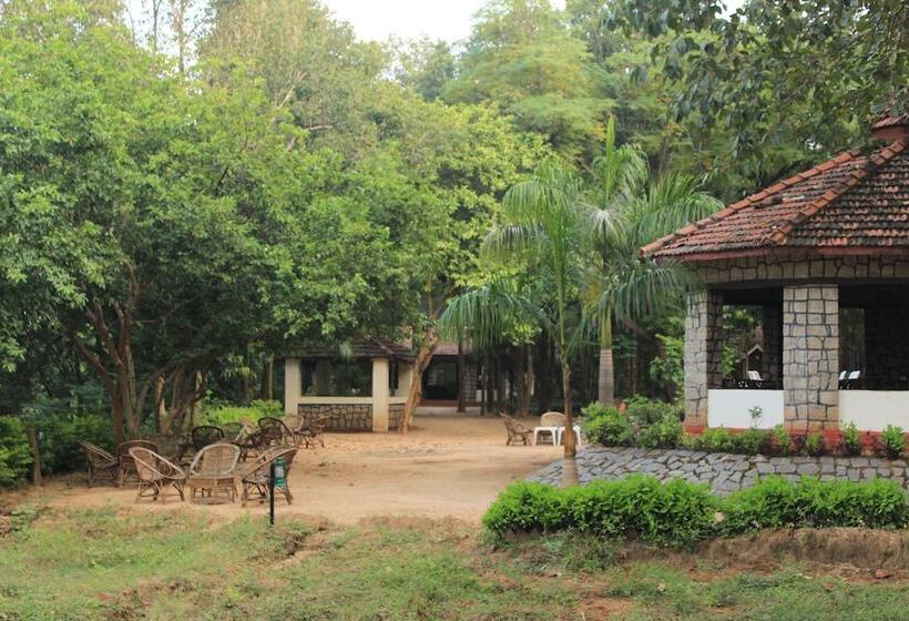 בית מלון כפרי Wild Chalet Resort