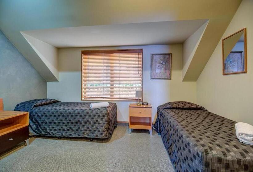 Lakefront Apartments,18 Lake Esplanade Road