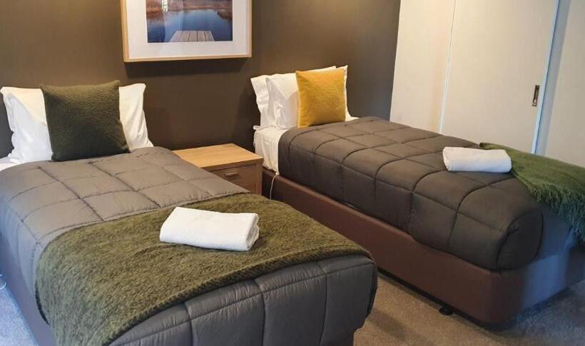 Lakefront Apartments,18 Lake Esplanade Road