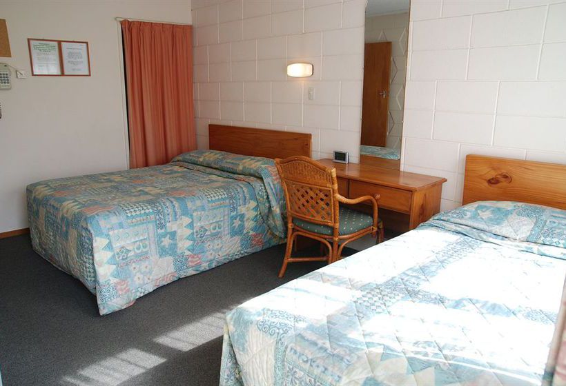 Manhattan Lodge Motel