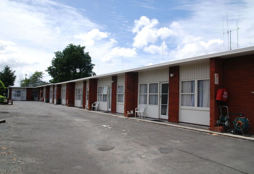 Manhattan Lodge Motel