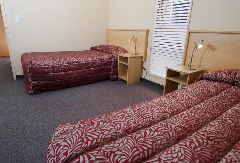 汽车旅馆  Alhambra Oaks Motor Lodge