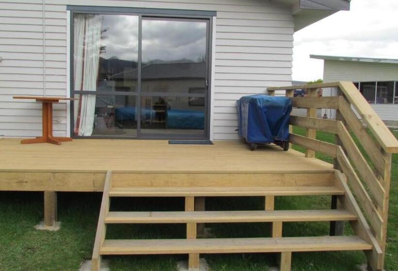 مُتل Birchwood Cottages