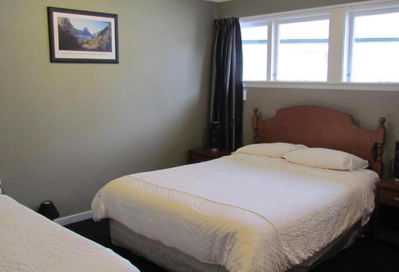 مُتل Birchwood Cottages