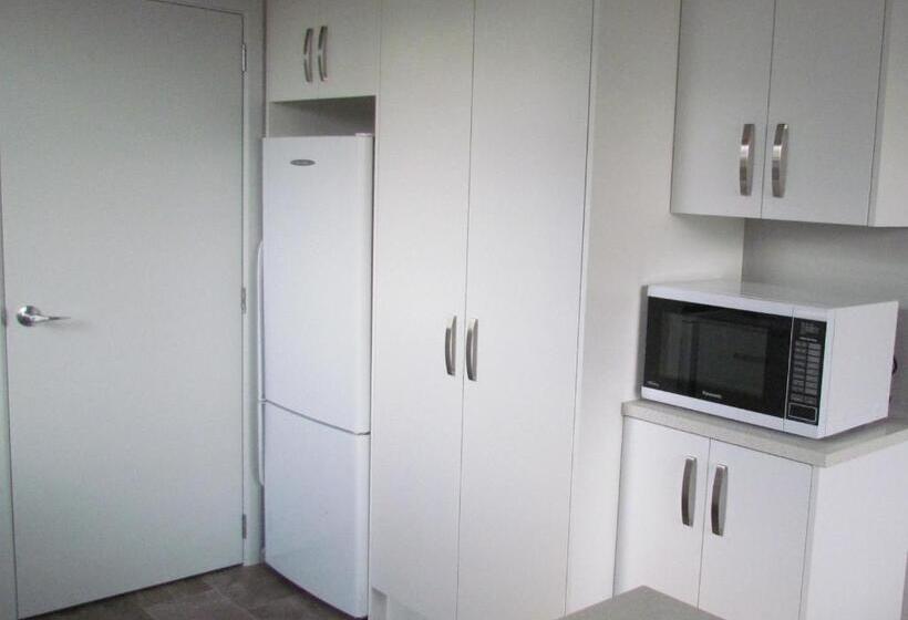 مُتل Birchwood Cottages