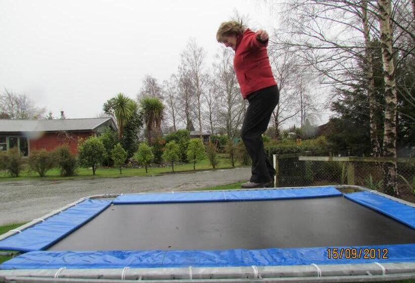 مُتل Birchwood Cottages