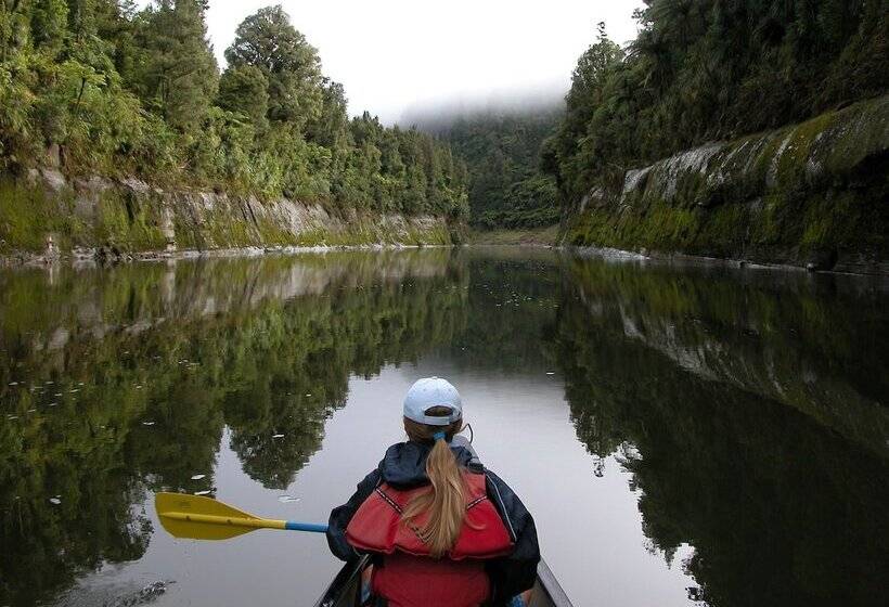 Мотель Canoe Safaris Lodge