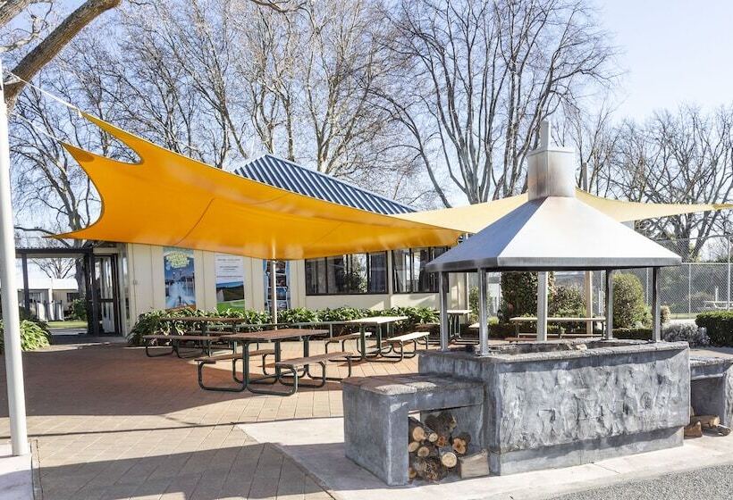 מוטל Hastings Top 10 Holiday Park