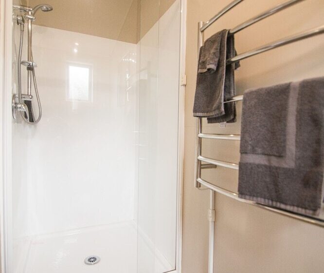 מוטל Hastings Top 10 Holiday Park