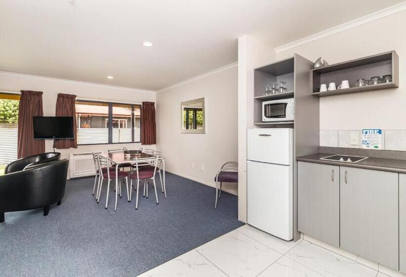 מוטל Asure Oak Estate Motor Lodge