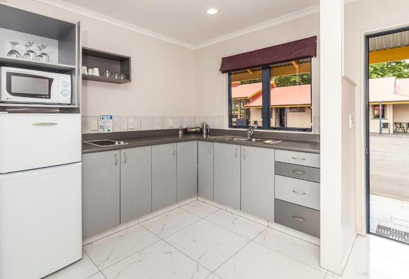 מוטל Asure Oak Estate Motor Lodge