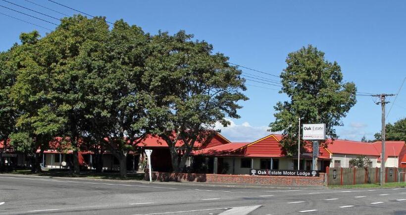 מוטל Asure Oak Estate Motor Lodge