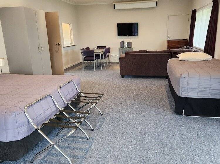 מוטל Asure Oak Estate Motor Lodge