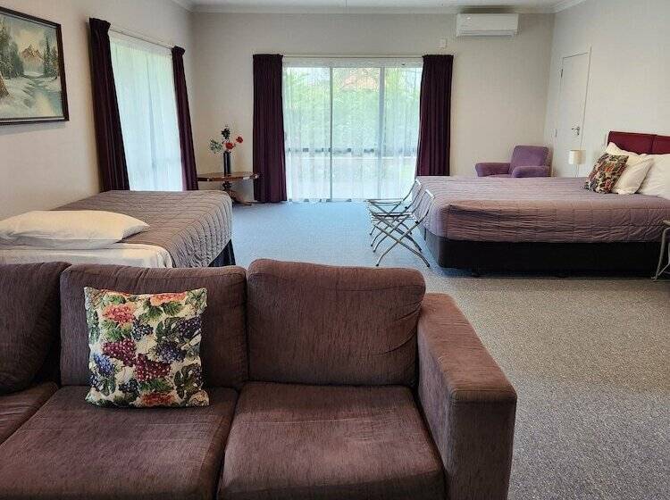 מוטל Asure Oak Estate Motor Lodge