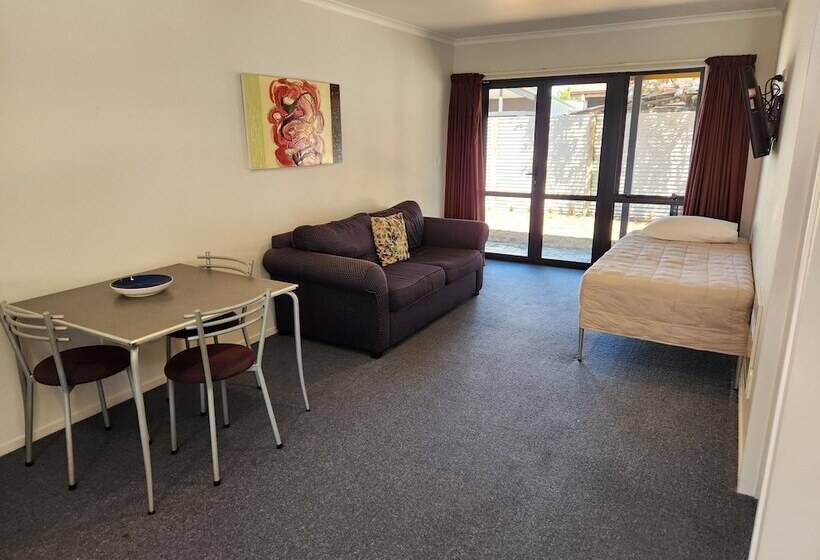 מוטל Asure Oak Estate Motor Lodge