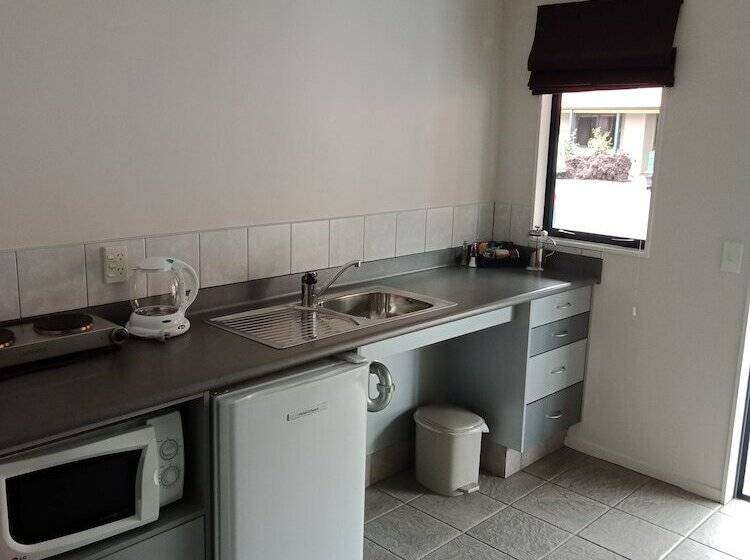 מוטל Asure Oak Estate Motor Lodge