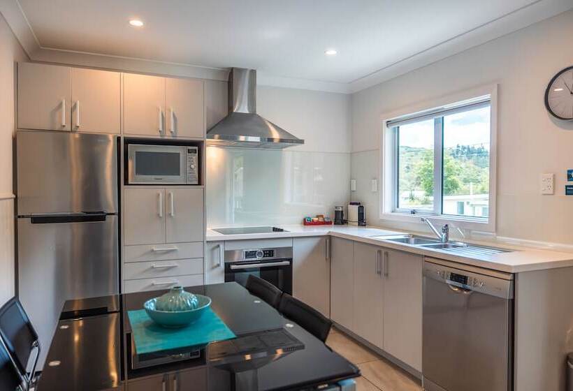 مُتل Tasman Holiday Parks Picton