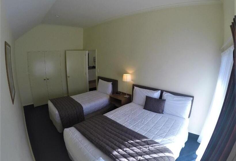 فندق على الطريق The Peaks Motor Inn