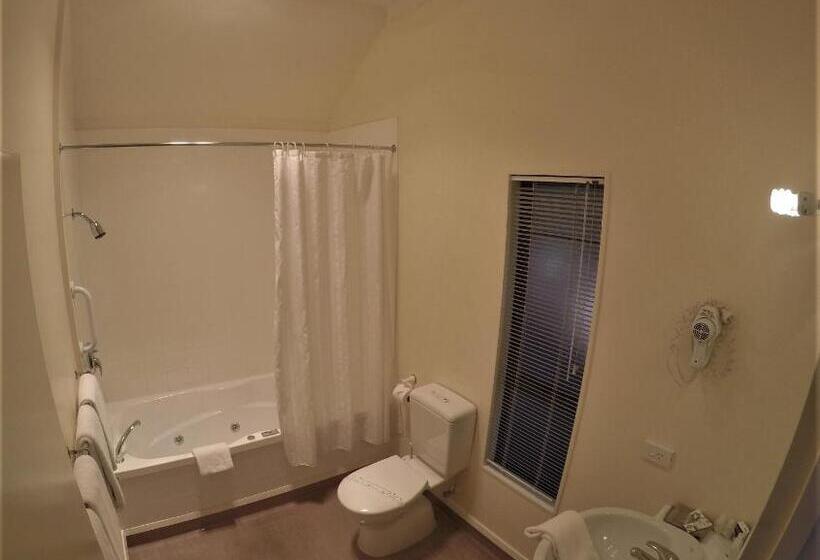 מוטל The Peaks Motor Inn