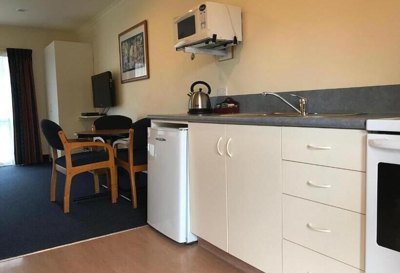 מוטל The Peaks Motor Inn