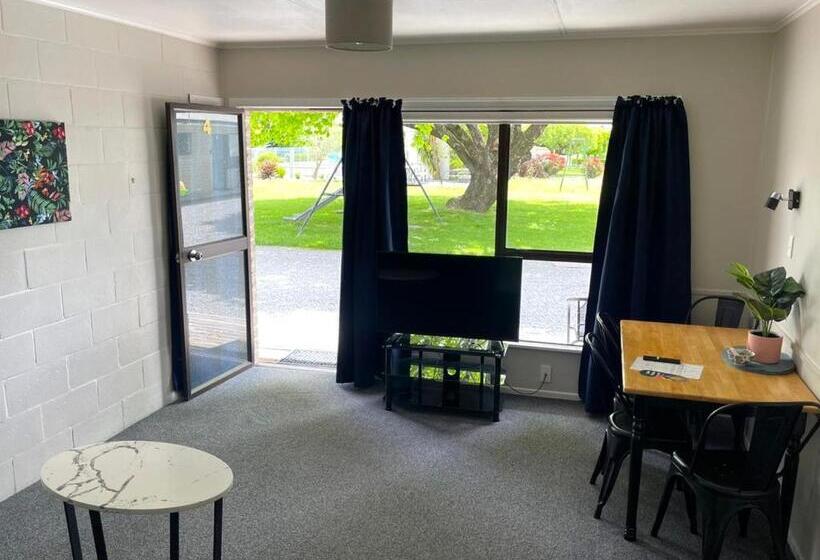 汽车旅馆 U Studios Masterton