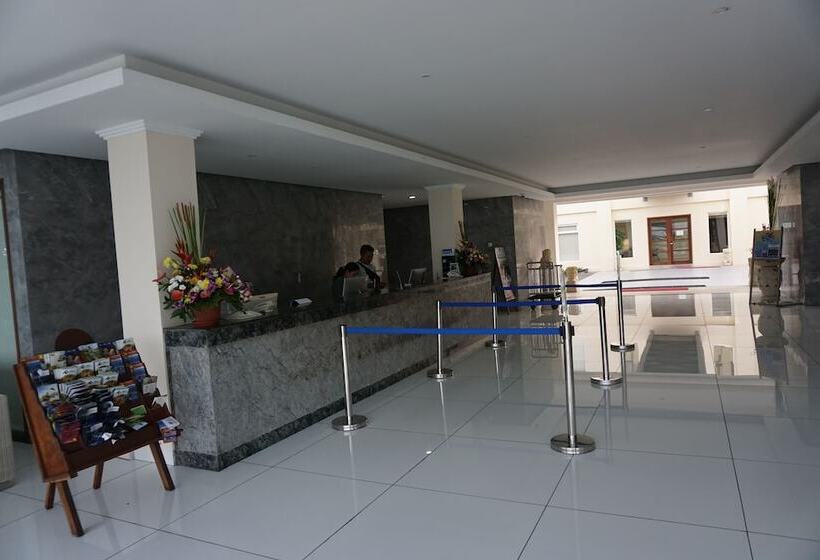 Peninsula Bay Resort